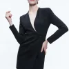 Women Alice and Olivia Lucien Curved V-Neck Fitted Blazer